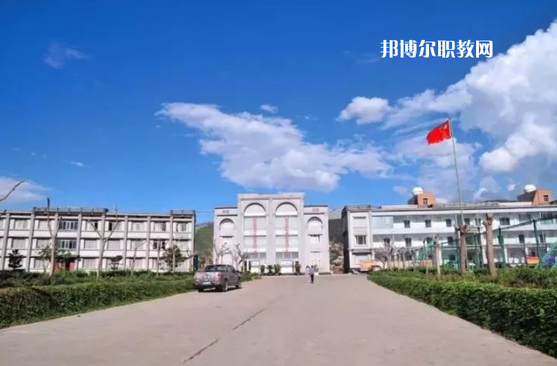 紅河財(cái)經(jīng)學(xué)校2021年報(bào)名條件、招生要求、招生對(duì)象