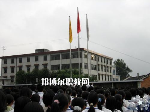 云南臨滄衛(wèi)生學(xué)校2021年報名條件、招生要求、招生對象