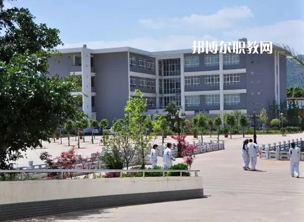 昆明旅游職業(yè)中學(xué)2021年學(xué)費(fèi)、收費(fèi)多少