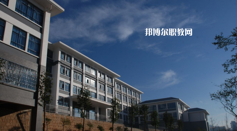 昆明鐵路機(jī)械學(xué)校2021年報(bào)名條件、招生對象