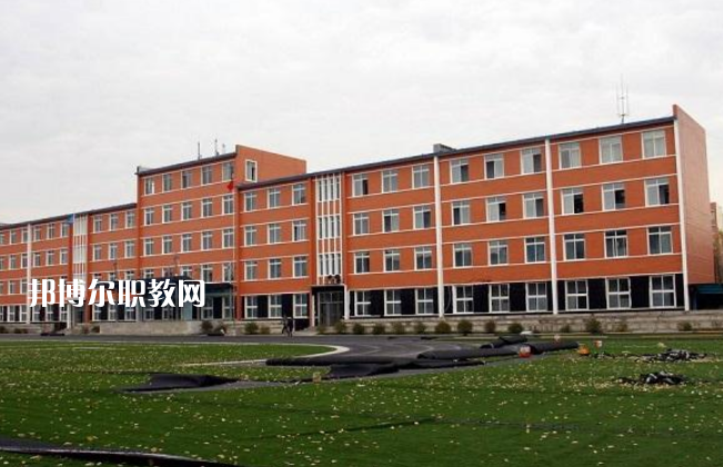 云南楚雄工業(yè)學(xué)校2021年學(xué)費、收費多少