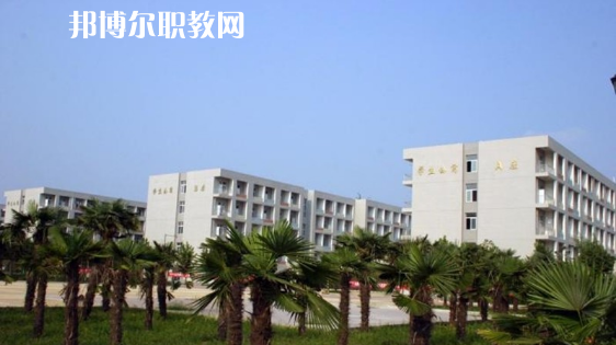 云南夏蒙衛(wèi)生學校2021年學費、收費多少