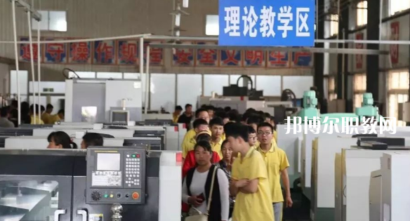 武邑奮飛職業(yè)技術(shù)中等專業(yè)學(xué)校怎么樣、好不好