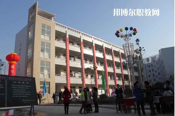 重慶益民技工學校2022年學費、收費多少 