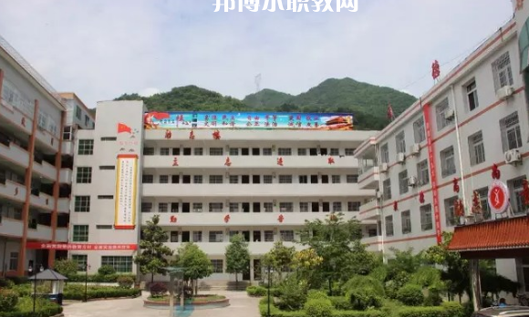 鎮(zhèn)巴職業(yè)中學(xué)怎么樣、好不好