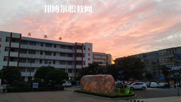 重慶巫山師范學(xué)校2022年報(bào)名條件、招生要求、招生對象 