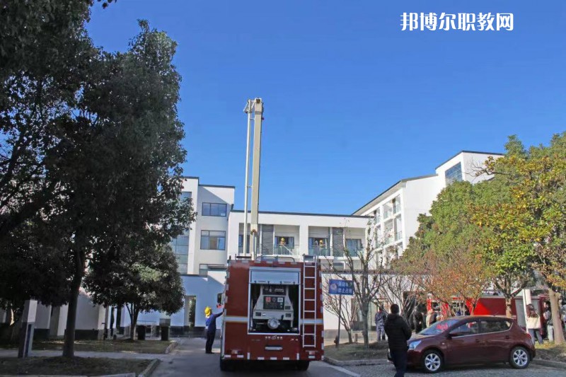 蘇州評(píng)彈學(xué)校2022年招生辦聯(lián)系電話(huà)