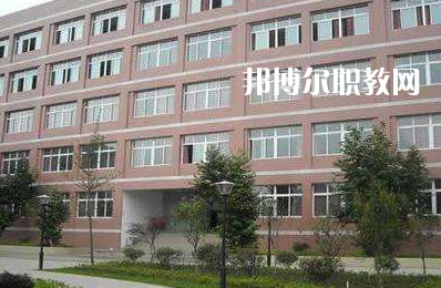 六盤水現(xiàn)代職業(yè)技術(shù)學(xué)校2022年報名條件、招生要求、招生對象