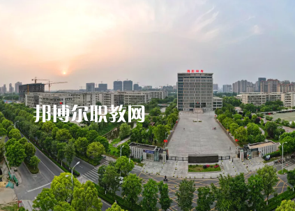 江蘇海安中等專業(yè)學校2022年報名條件、招生要求、招生對象