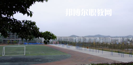 閬中江南高級職業(yè)中學怎么樣，好不好