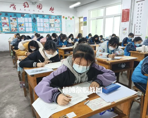 平?jīng)隼砉ぶ械葘I(yè)學校2022年報名條件、招生要求、招生對象