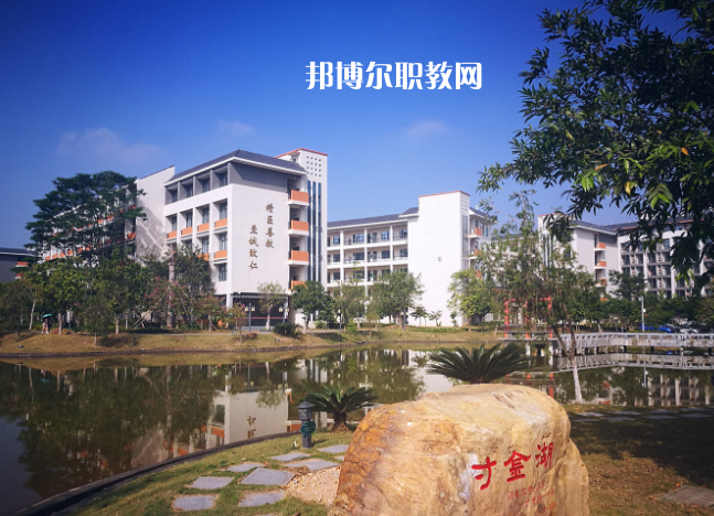 惠州衛(wèi)生學(xué)校2022年報(bào)名條件、招生要求、招生對象