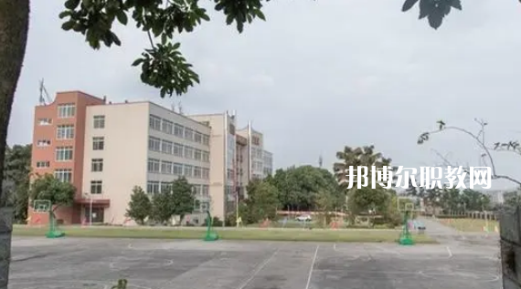 瀘州交通技工學(xué)校2022年報名條件、招生要求、招生對象