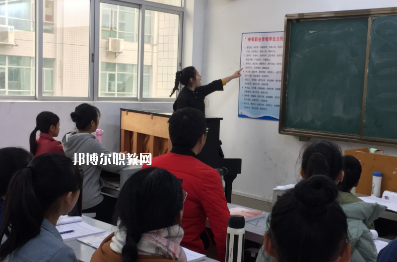 汕頭文化藝術(shù)學(xué)校2022年報名條件、招生要求、招生對象