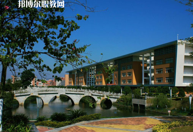 涼山民族師范學(xué)校2022年報名條件、招生要求、招生對象