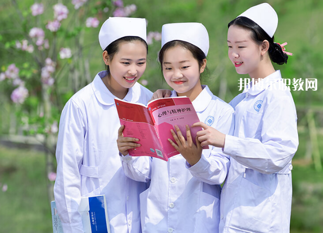 河源市衛(wèi)生學(xué)校2022年報(bào)名條件、招生要求、招生對象
