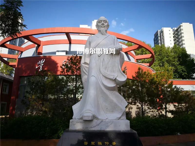天水衛(wèi)生學(xué)校2022年報(bào)名條件、招生要求、招生對象