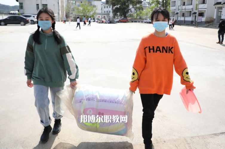保定市清苑區(qū)職業(yè)技術教育中心2022年學費、收費多少