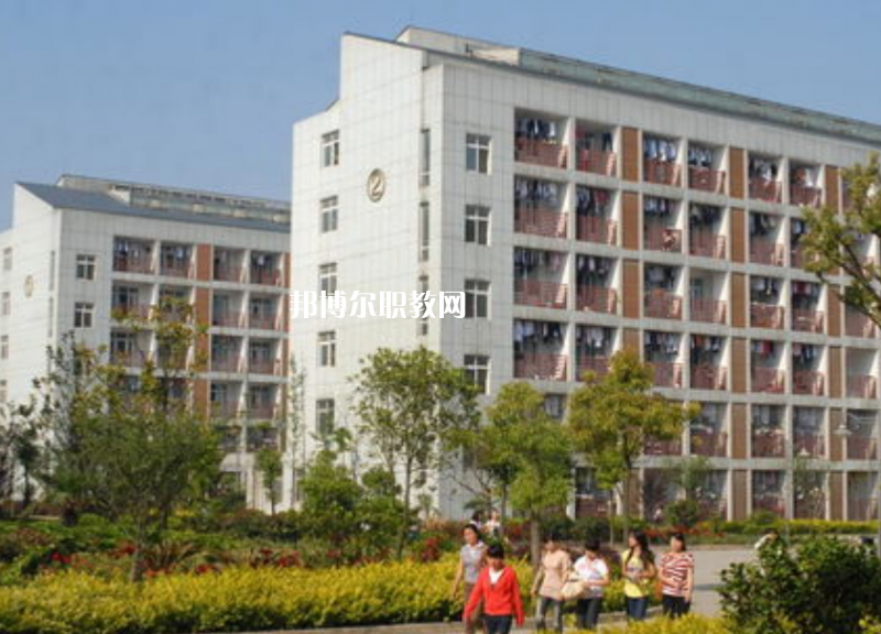 保山市昌寧縣職業(yè)技術(shù)學(xué)校2022年學(xué)費(fèi)、收費(fèi)多少