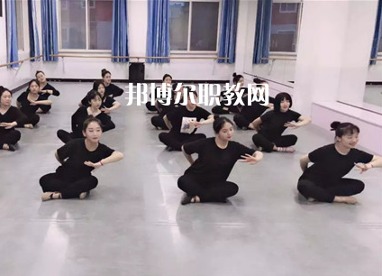 保定工程技術(shù)學(xué)校2022年學(xué)費(fèi)、收費(fèi)多少