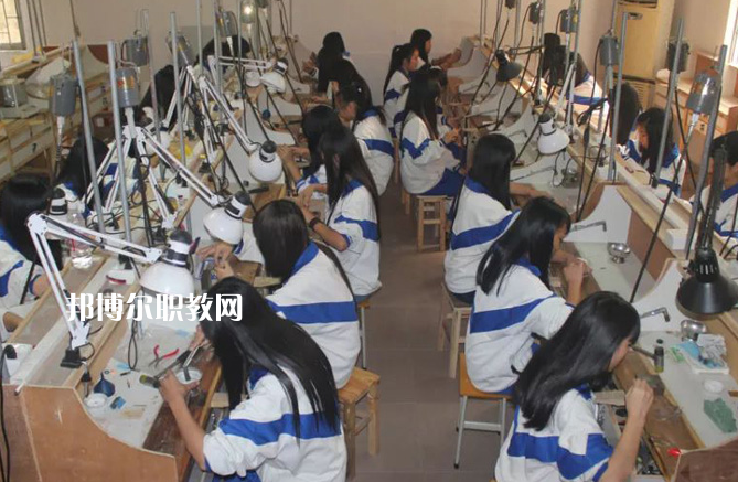 東莞實(shí)驗(yàn)技工學(xué)校2022年報(bào)名條件、招生要求、招生對(duì)象