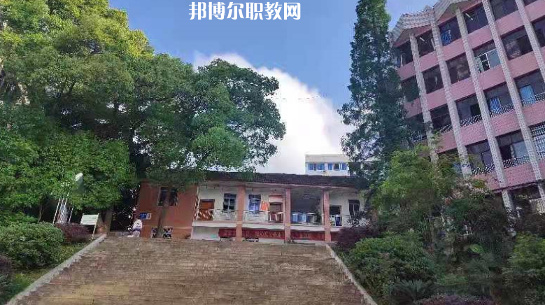 內(nèi)江宏昌職業(yè)技術(shù)學校2022年有哪些專業(yè)