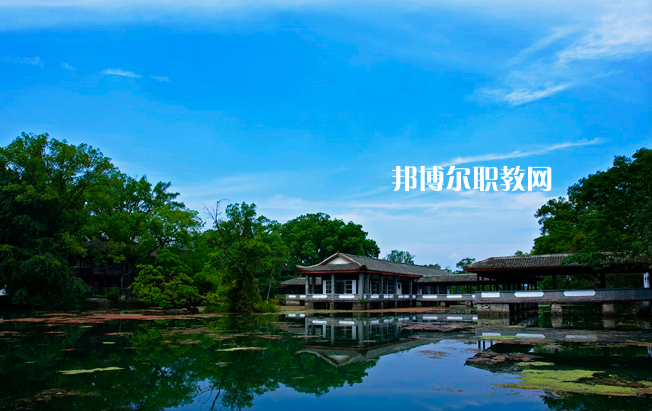 廣西桂林農(nóng)業(yè)學(xué)校2022年報(bào)名條件、招生要求、招生對象