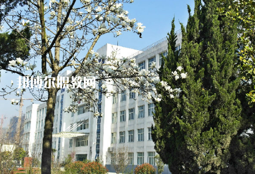 阜陽工業(yè)經(jīng)濟學校2022年學費、收費多少
