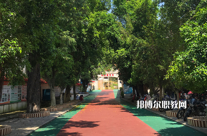 曲靖富源職業(yè)技術(shù)學校2022年報名條件、招生要求、招生對象
