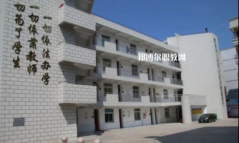 阜陽(yáng)現(xiàn)代職業(yè)教育學(xué)校2022年報(bào)名條件、招生要求、招生對(duì)象