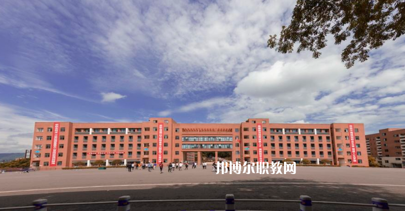 重慶綦江職業(yè)教育中心2022年學費、收費多少