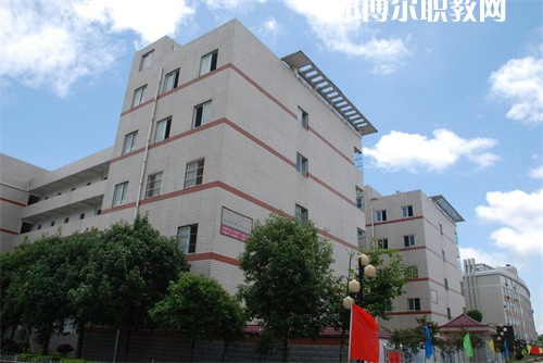 太湖職業(yè)技術(shù)學(xué)校2022年報名條件、招生要求、招生對象