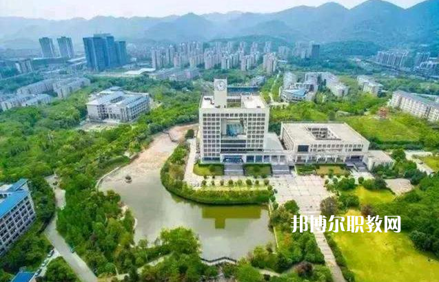 重慶醫(yī)科學(xué)校2022年報(bào)名條件、招生要求、招生對(duì)象