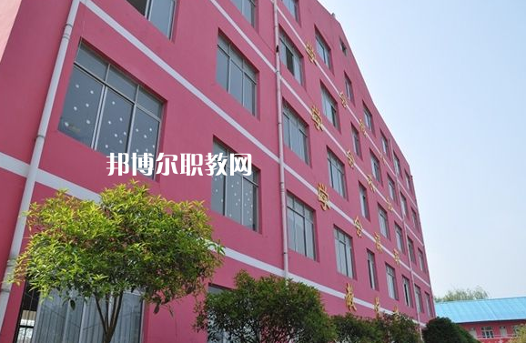 麗江民族中等專業(yè)學校2022年報名條件、招生要求、招生對象