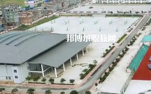 紫云苗族布依族自治民族職業(yè)技術(shù)中學(xué)2022年報(bào)名條件、招生要求、招生對(duì)象