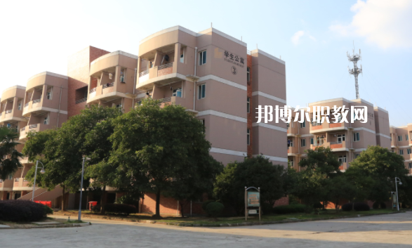 曲靖師宗職業(yè)技術(shù)學(xué)校2022年報(bào)名條件、招生要求、招生對象