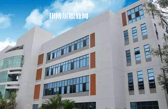 玉溪工業(yè)財貿(mào)學(xué)校2022年學(xué)費(fèi)、收費(fèi)多少