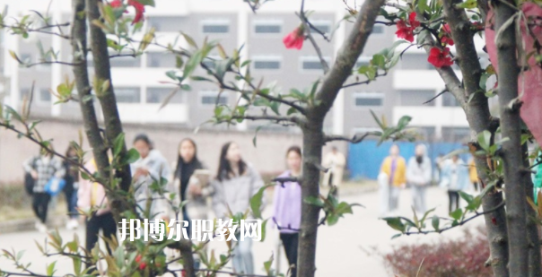 南充工貿(mào)科技職業(yè)學校2022年報名條件、招生要求、招生對象