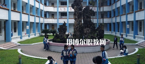 四川瀘州市江南職業(yè)中學(xué)校2022年學(xué)費(fèi)、收費(fèi)多少