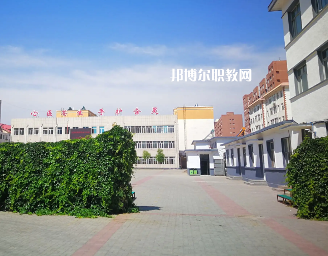 赤峰衛(wèi)生學(xué)校2022年報名條件、招生要求、招生對象