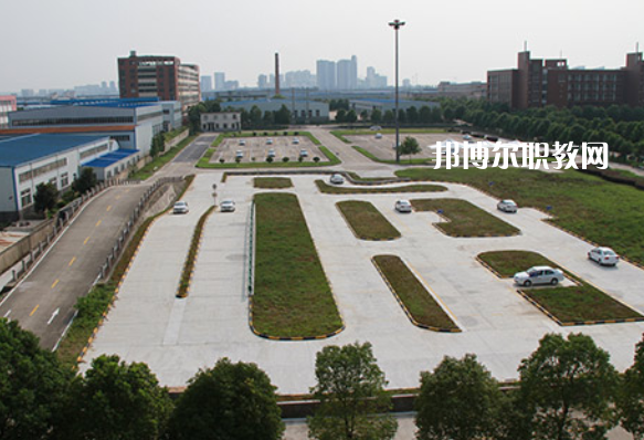 安徽汽車工業(yè)學校2022年招生錄取分數線