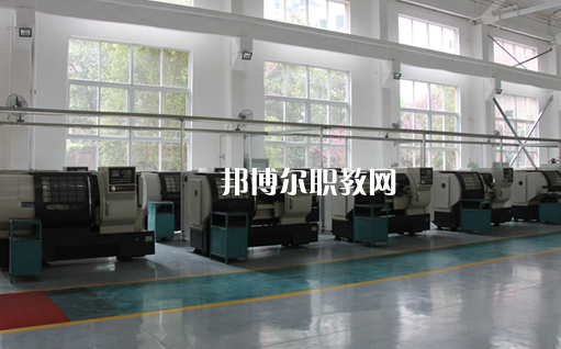 湖北東風汽車技師學(xué)院2022年有哪些專業(yè)