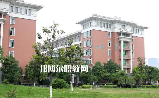 湖北機械工業(yè)學(xué)校2022年報名條件、招生要求、招生對象