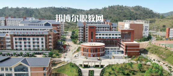 防城港理工職業(yè)學校2022年網站網址