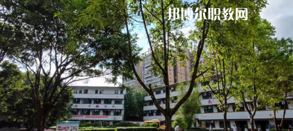 廣西玉林市現(xiàn)代職業(yè)技術學校2022年報名條件、招生要求、招生對象