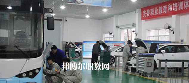 南京市公用事業(yè)技工學校地址在哪里，哪個地區(qū)，哪個城市?