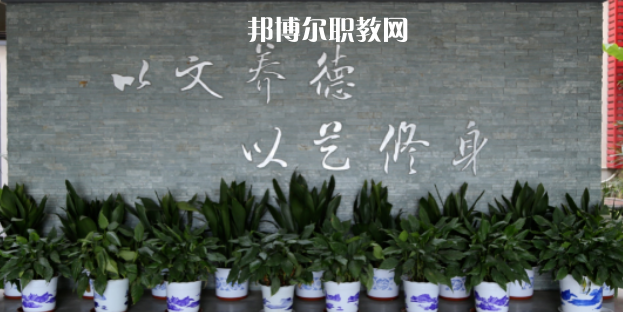張家港市舞蹈學(xué)校地址在哪里，哪個地區(qū)，哪個城市?