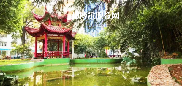連云港市藝術(shù)學(xué)校地址在哪里，哪個(gè)地區(qū)，哪個(gè)城市?