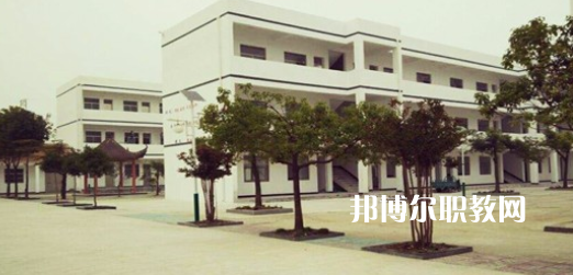 盱眙縣東方職業(yè)高級中學(xué)地址在哪里，哪個地區(qū)，哪個城市?
