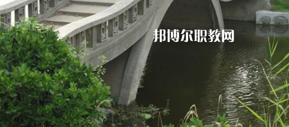 淮安市洪澤區(qū)技工學(xué)校地址在哪里，哪個地區(qū)，哪個城市?